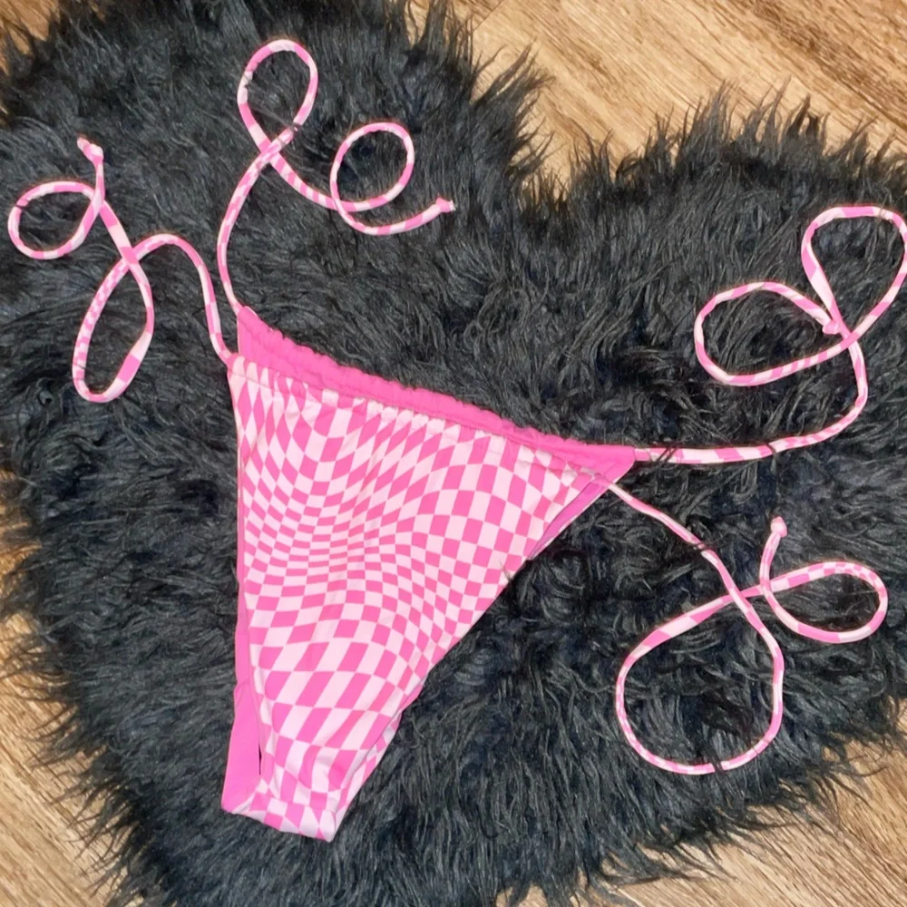 Frankie’s Bikinis NWOT Tia String Bikini Bottoms in Creative Pink Morrison Large